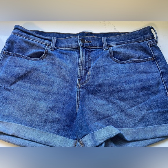 Abercrombie & Fitch Ripped Blue Jean Shorts &  Old Navy Jean Shorts 
Bundle - Picture 4 of 5